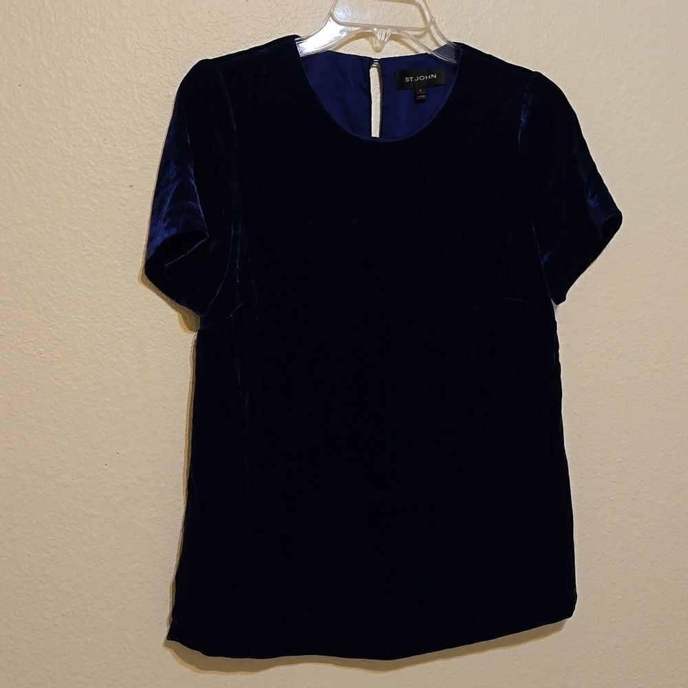 ST. JOHN‎ VELVET TOP XS Petite ( MISSING? )